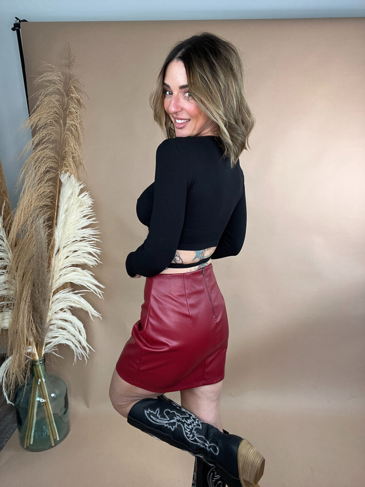 Charlize Long Sleeve Ribbed Cropped Top in Black