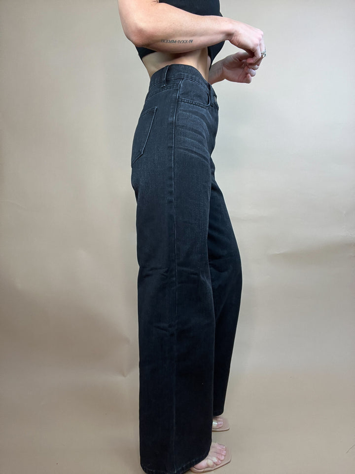 Flying To L.A Jeans in Black Wash