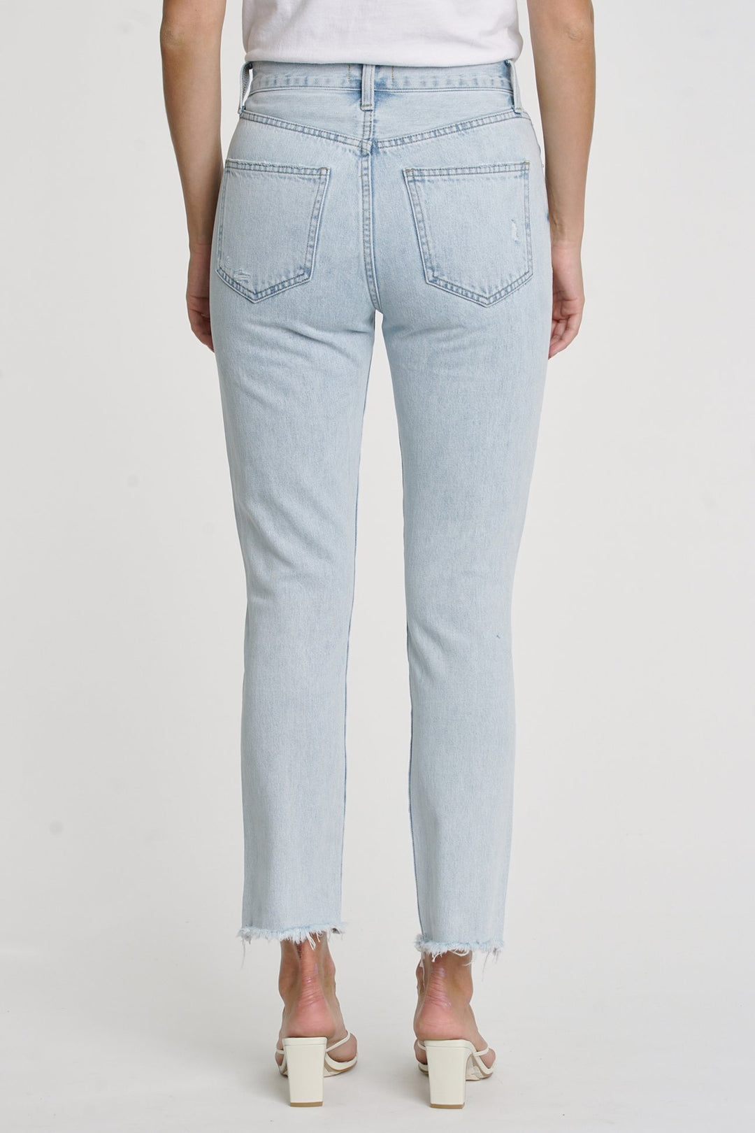 Keaton High Rise Slim Straight in Rennie
