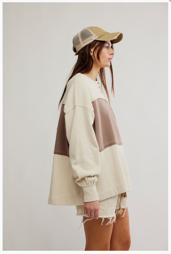 Strawberry Sweatshirt in Summer Sand Combo