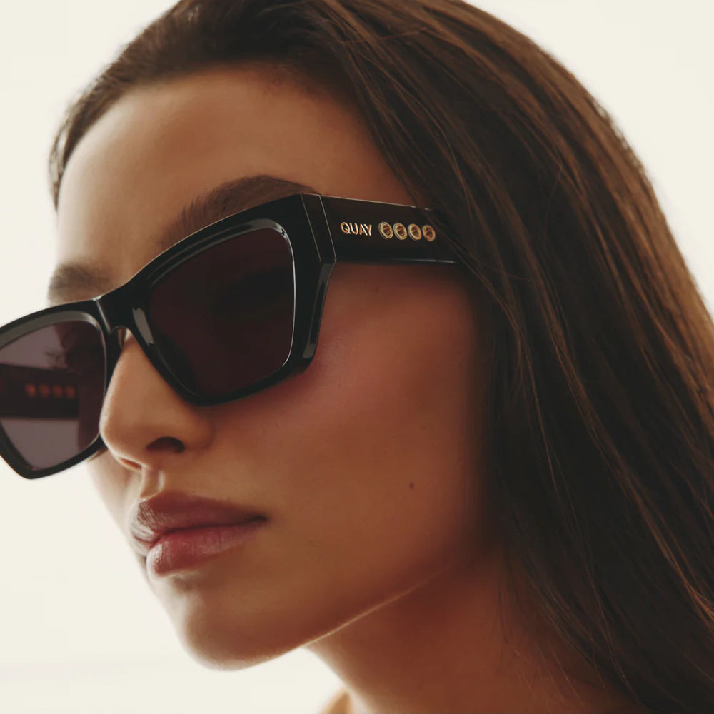 QUAY No Apologies Sunglasses In Black/Brown