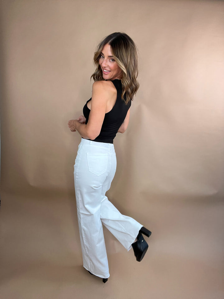 We're Back Wide Fit Jeans in White Wash