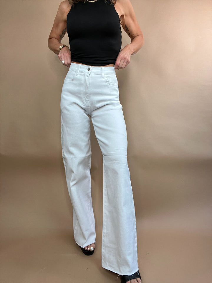 We're Back Wide Fit Jeans in White Wash