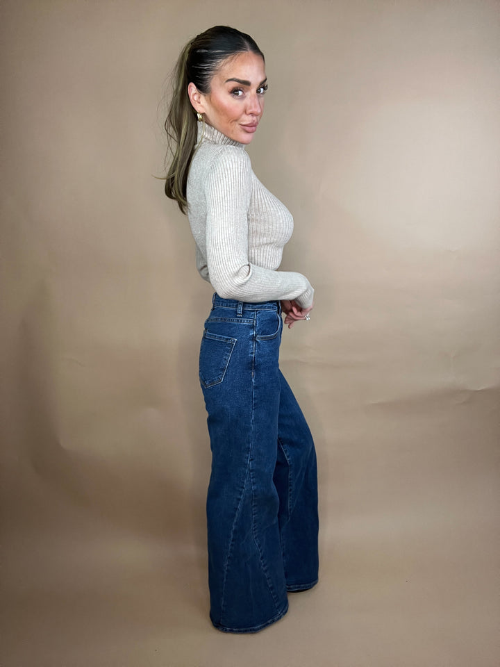 Lot of Me Wide Jeans in Dark Wash