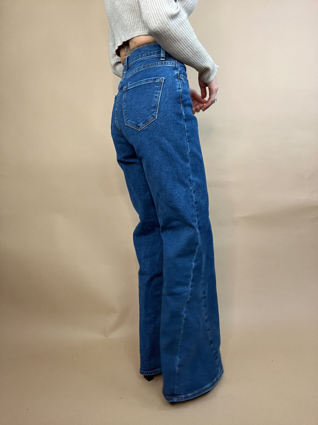 Lot of Me Wide Jeans in Dark Wash